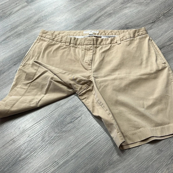 Tommy Hilfiger Tan Bermuda shorts  size 18 - Picture 3 of 9